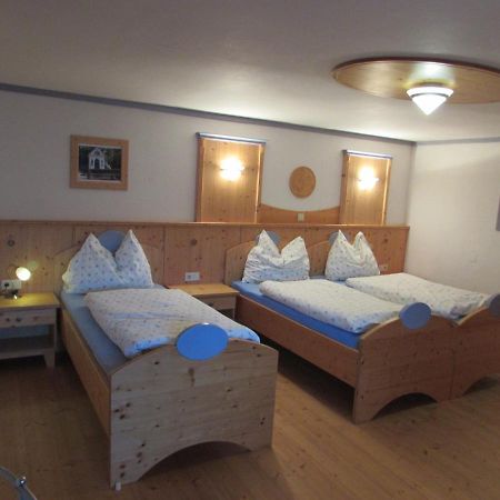 Arkadenhof Fam. Schneider Bed and Breakfast Eichenbrunn Buitenkant foto