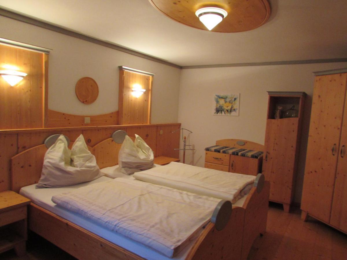 Arkadenhof Fam. Schneider Bed and Breakfast Eichenbrunn Buitenkant foto