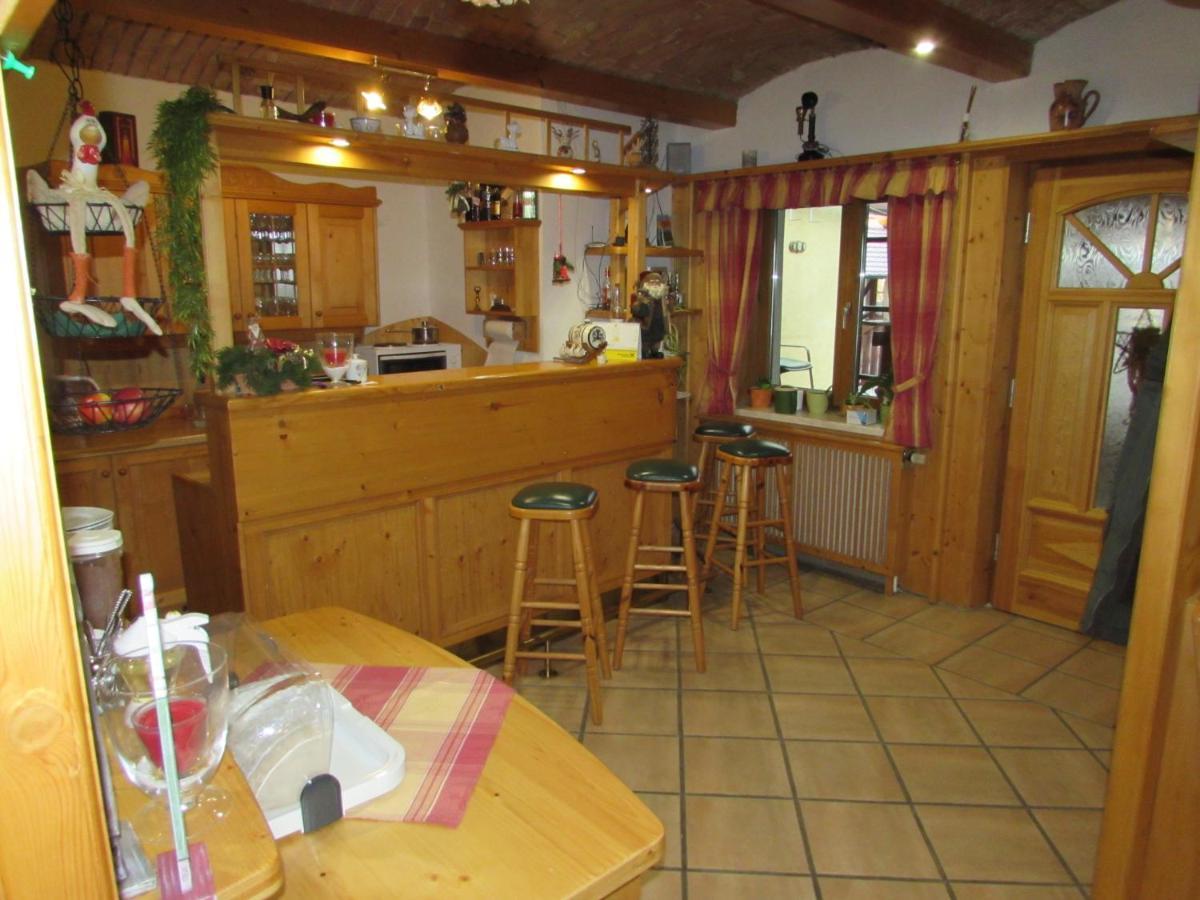 Arkadenhof Fam. Schneider Bed and Breakfast Eichenbrunn Buitenkant foto