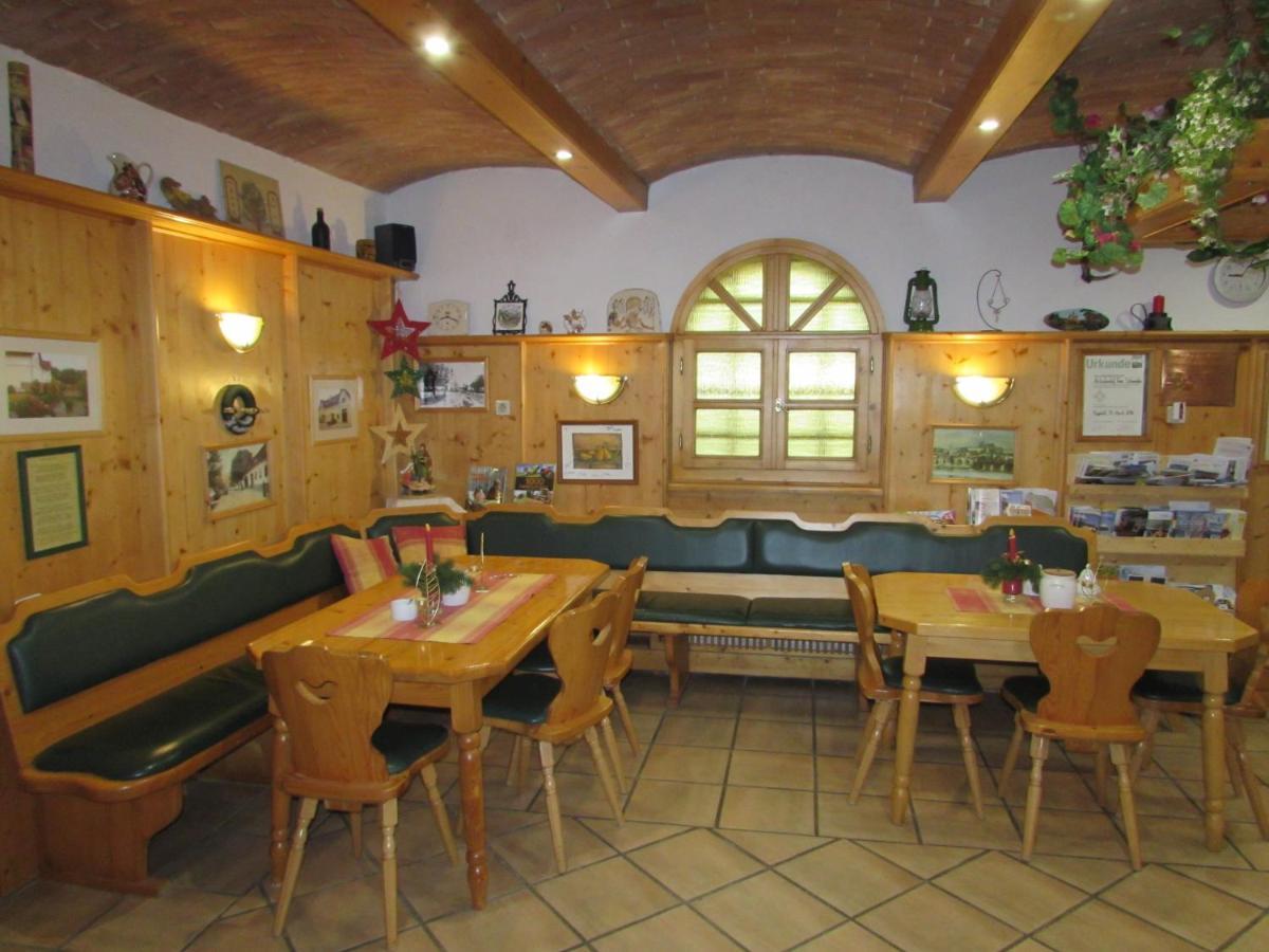 Arkadenhof Fam. Schneider Bed and Breakfast Eichenbrunn Buitenkant foto